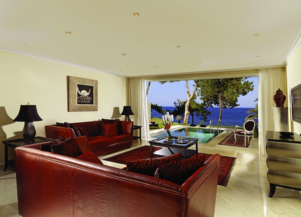 Out Of The Blue All Inclusive Resort & Spa — Hotel rooms in Lygaria
