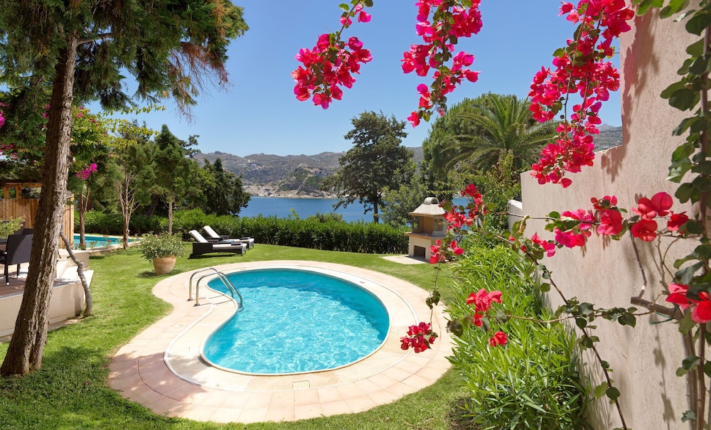 Out Of The Blue All Inclusive Resort & Spa — Swimming pool in Lygaria