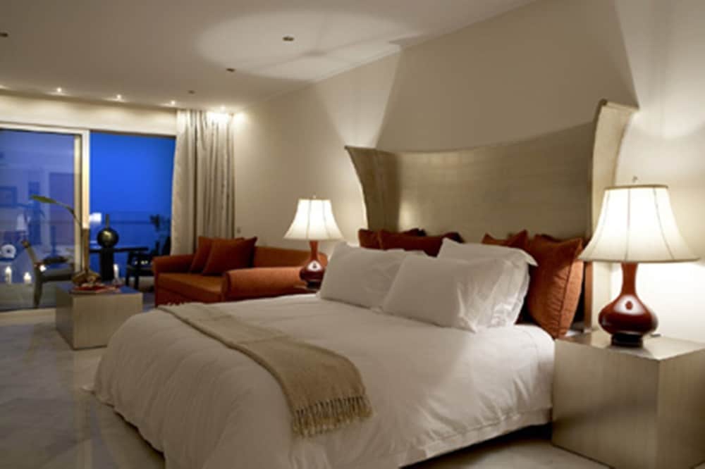 Out Of The Blue All Inclusive Resort & Spa — Hotel rooms in Lygaria