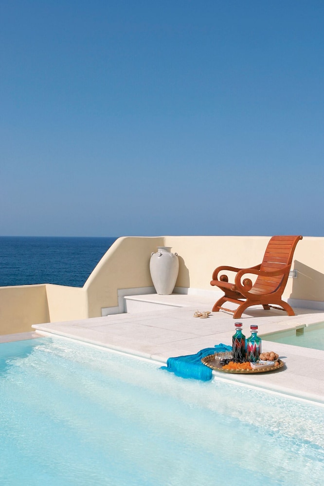 Out Of The Blue All Inclusive Resort & Spa — Swimming pool in Lygaria