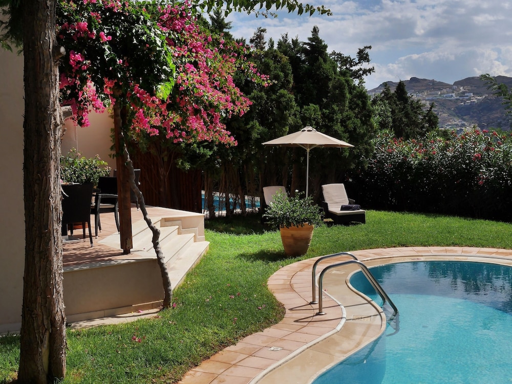 Out Of The Blue All Inclusive Resort & Spa — Swimming pool in Lygaria