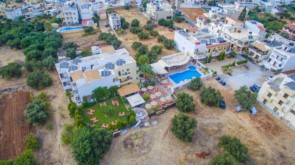 Bella Elena — Hotel building in Malia