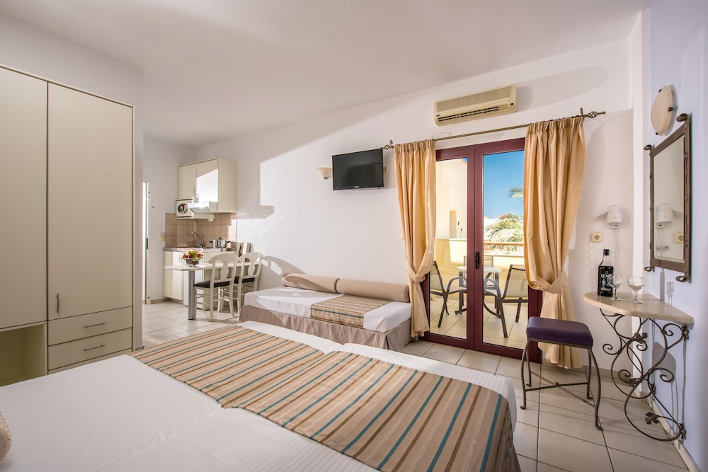 Bella Elena — Hotel rooms in Malia
