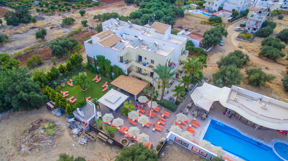 Bella Elena — Hotel building in Malia