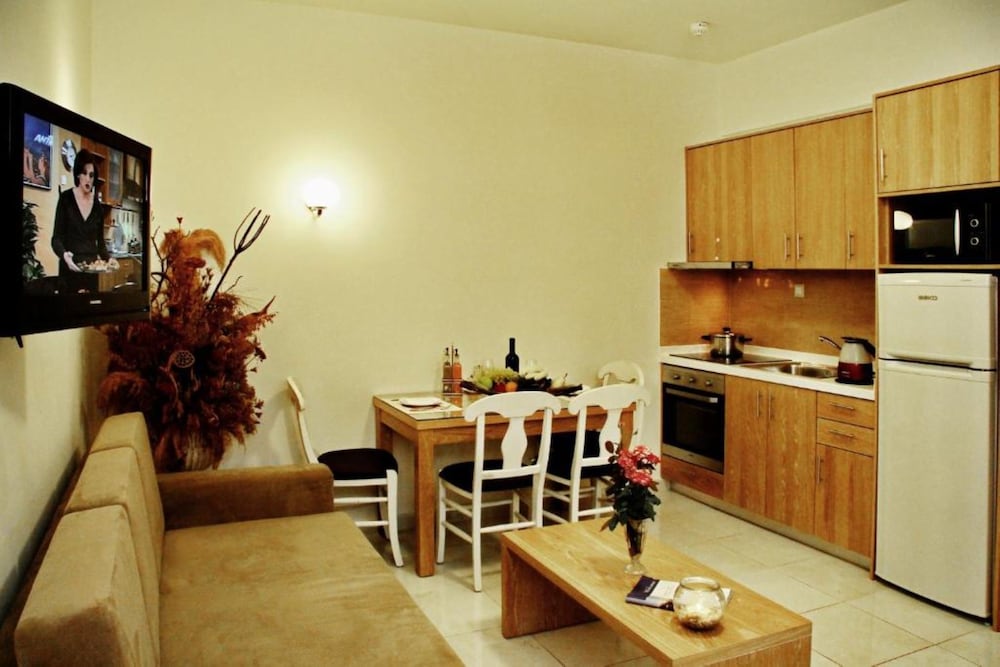 Bella Elena — Hotel rooms in Malia