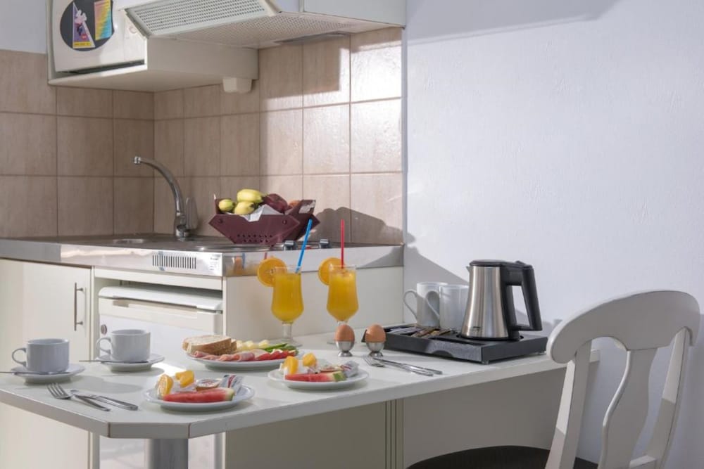 Bella Elena — Hotel rooms in Malia