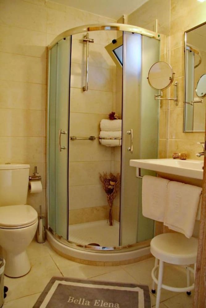 Bella Elena — Hotel rooms in Malia