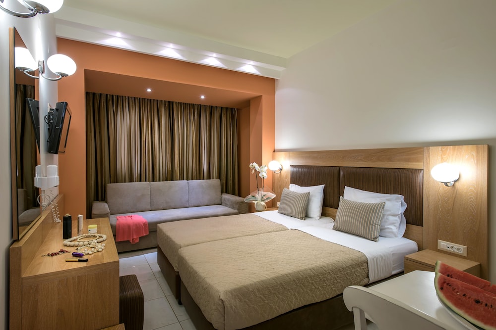 Bella Elena — Hotel rooms in Malia