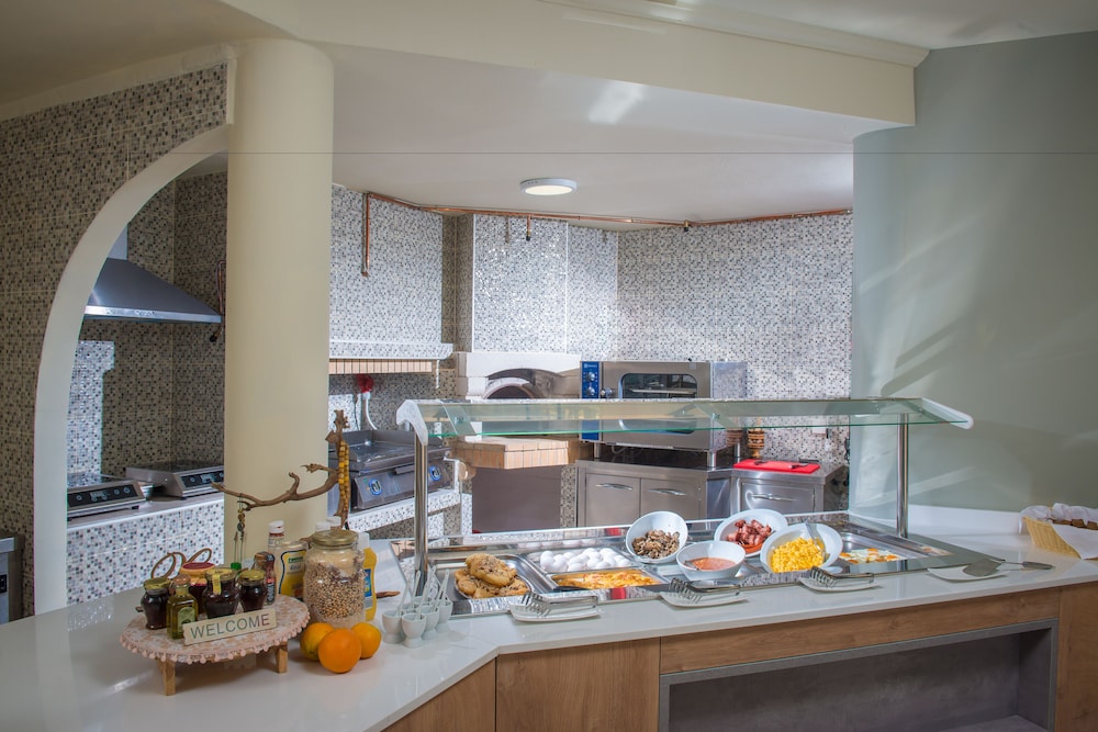 Bella Elena — Restaurant & bars in Malia