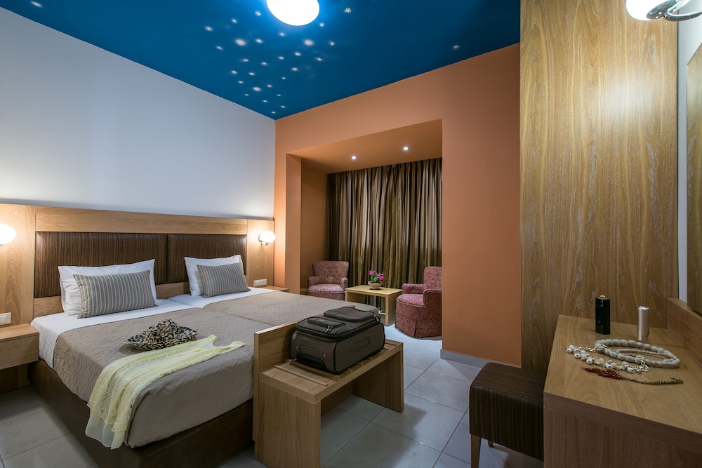 Bella Elena — Hotel rooms in Malia