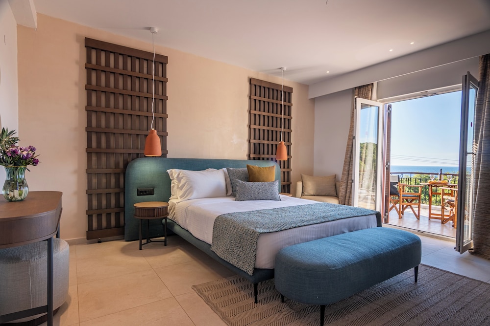 Hotel Delfinia — Hotel rooms in Lesvos Island
