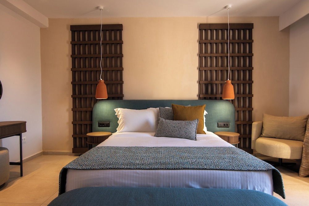 Hotel Delfinia — Hotel rooms in Lesvos Island