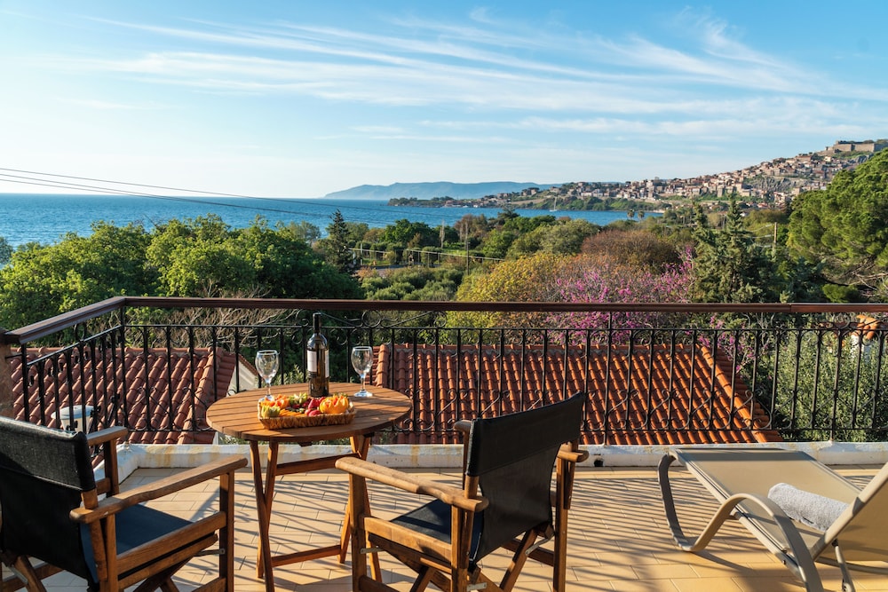 Hotel Delfinia — Attractions in the area in Lesvos Island
