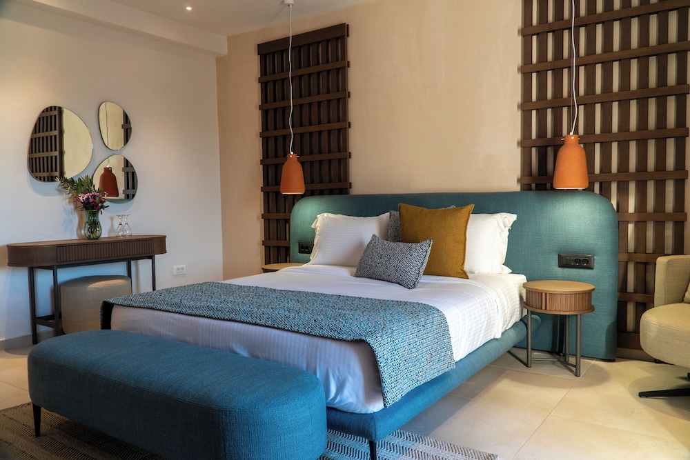 Hotel Delfinia — Hotel rooms in Lesvos Island
