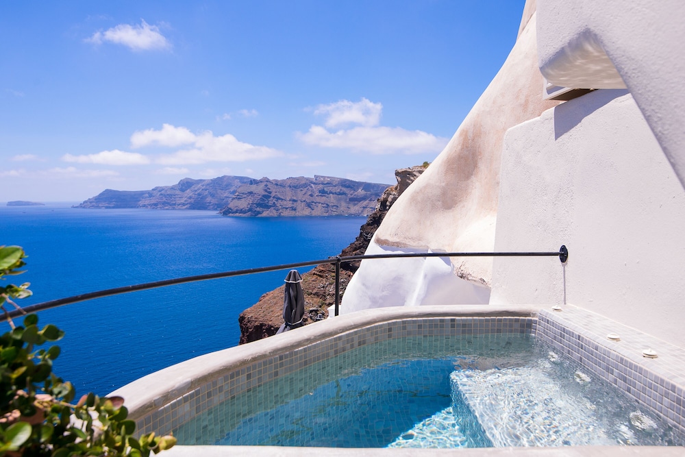 Pezoules of Oia — Swimming pool in Oia, South Aegean