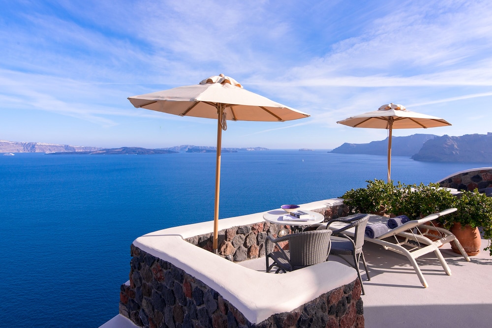 Pezoules of Oia — Hotel rooms in Oia, South Aegean