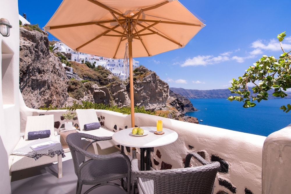 Pezoules of Oia — Restaurant & bars in Oia, South Aegean