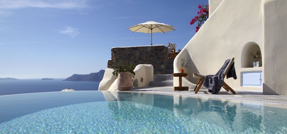 Pezoules of Oia — Swimming pool in Oia, South Aegean