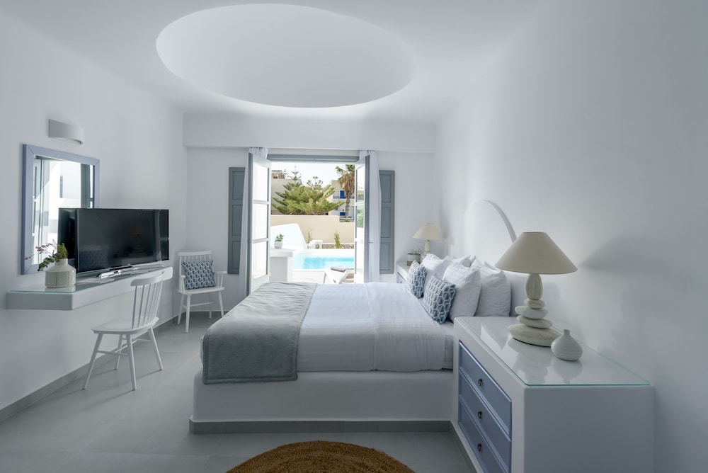 Antoperla Luxury Hotel & Spa — Hotel rooms in Perissa, South Aegean
