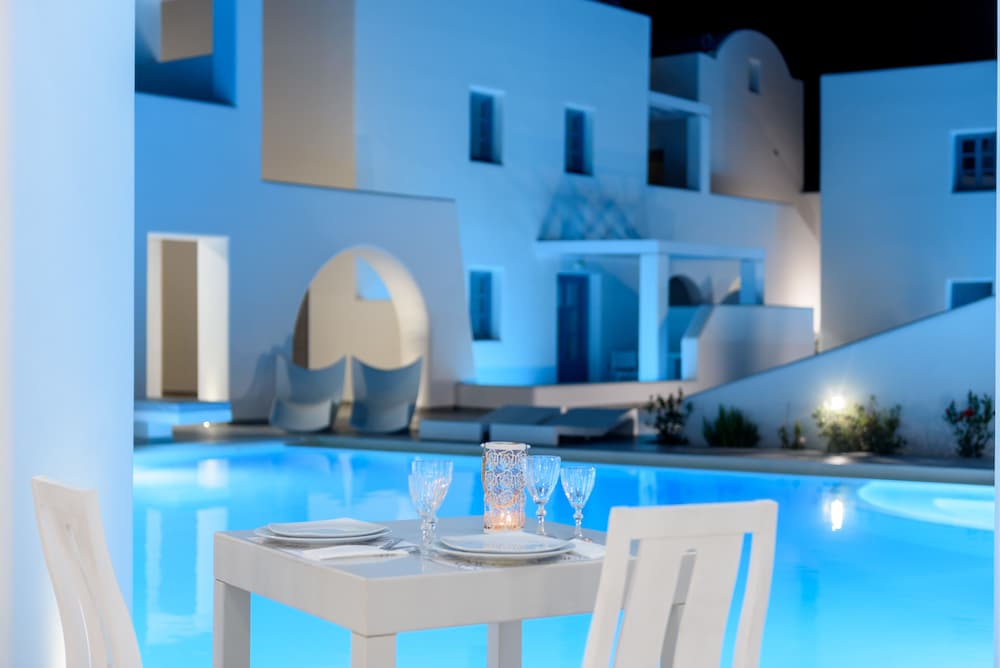 Antoperla Luxury Hotel & Spa — Swimming pool in Perissa, South Aegean