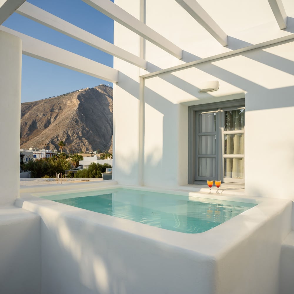Antoperla Luxury Hotel & Spa — Swimming pool in Perissa, South Aegean