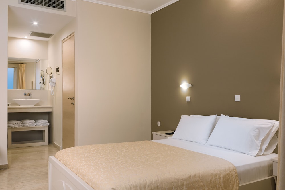Kalamaki Beach Hotel - Zakynthos Island — Hotel rooms in Kalamaki (Zakynthos), Ionian Islands
