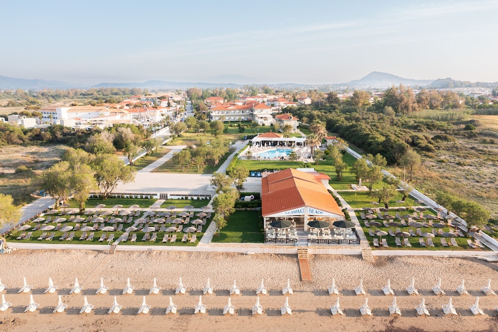 Kalamaki Beach Hotel - Zakynthos Island — Hotel building in Kalamaki (Zakynthos), Ionian Islands