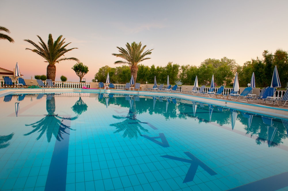 Kalamaki Beach Hotel - Zakynthos Island — Swimming pool in Kalamaki (Zakynthos), Ionian Islands