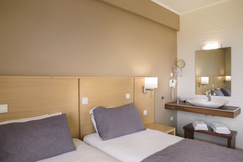 Kalamaki Beach Hotel - Zakynthos Island — Hotel rooms in Kalamaki (Zakynthos), Ionian Islands