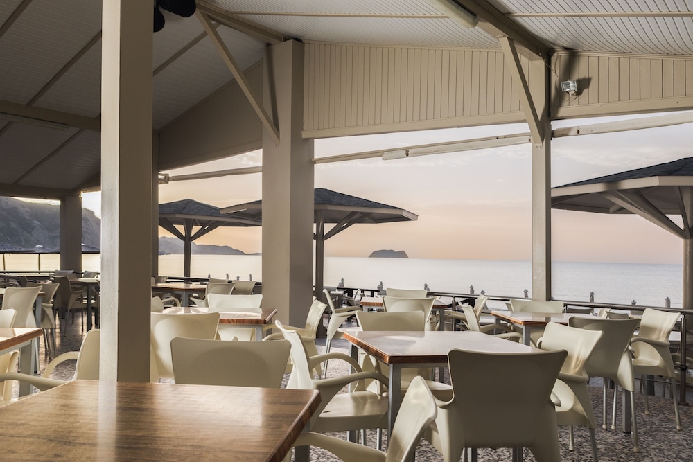 Kalamaki Beach Hotel - Zakynthos Island — Restaurant & bars in Kalamaki (Zakynthos), Ionian Islands