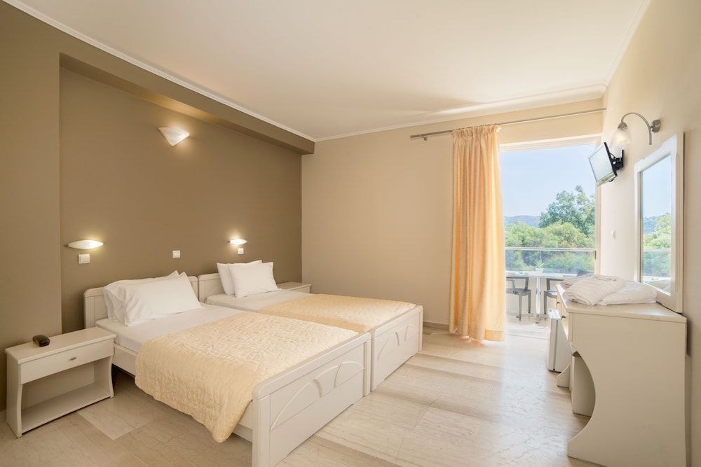 Kalamaki Beach Hotel - Zakynthos Island — Hotel rooms in Kalamaki (Zakynthos), Ionian Islands