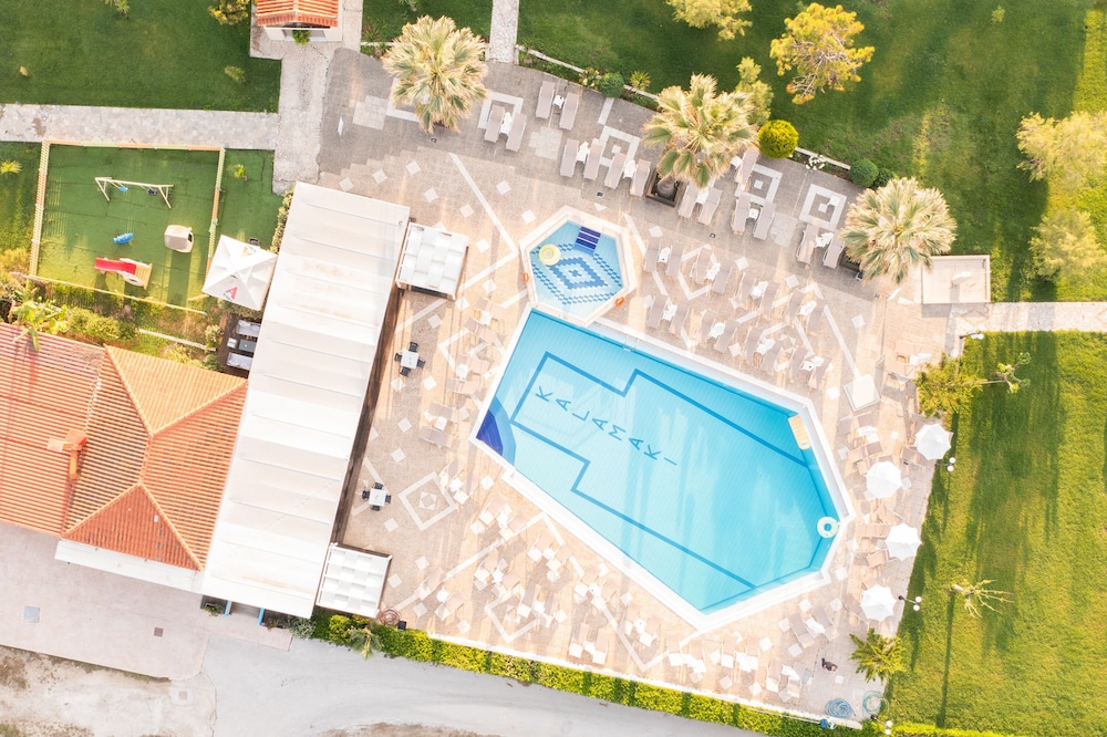 Kalamaki Beach Hotel - Zakynthos Island — Swimming pool in Kalamaki (Zakynthos), Ionian Islands