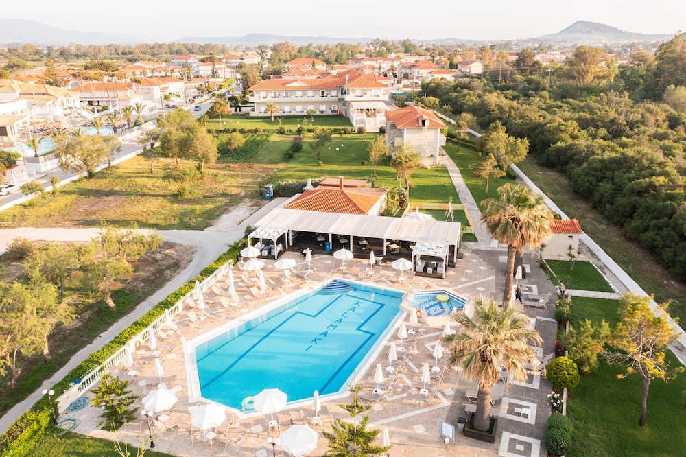 Kalamaki Beach Hotel - Zakynthos Island — Swimming pool in Kalamaki (Zakynthos), Ionian Islands
