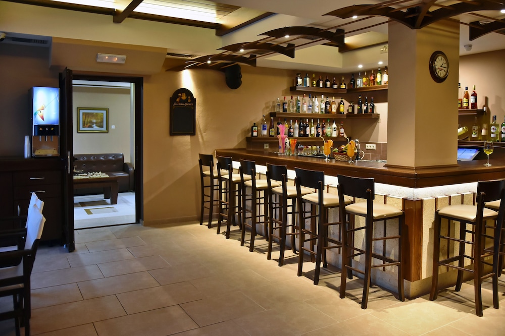 24 Seven Boutique Hotel — Restaurant & bars in Malia