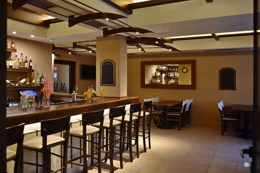 24 Seven Boutique Hotel — Restaurant & bars in Malia