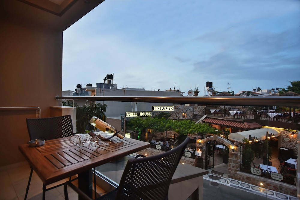 24 Seven Boutique Hotel — Restaurant & bars in Malia