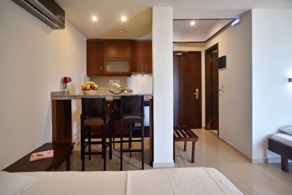 24 Seven Boutique Hotel — Hotel rooms in Malia