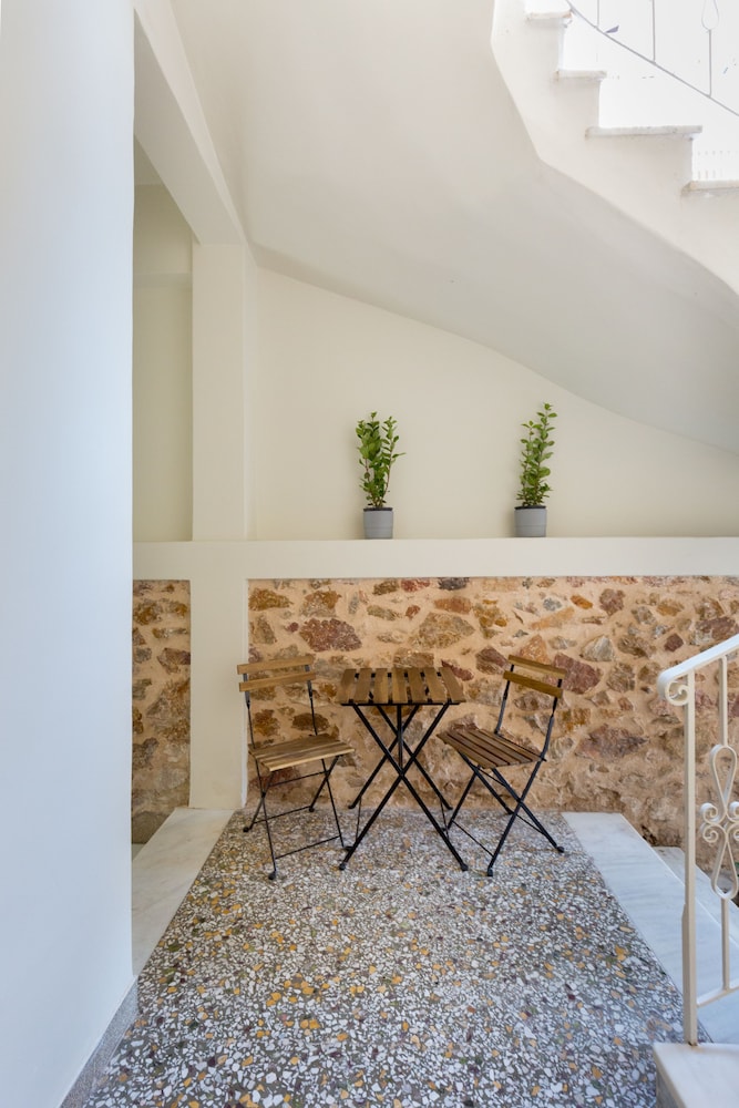 Dinostratus House – Boutique Studios near Acropolis and Metro — Hotel building in Athens, Attica