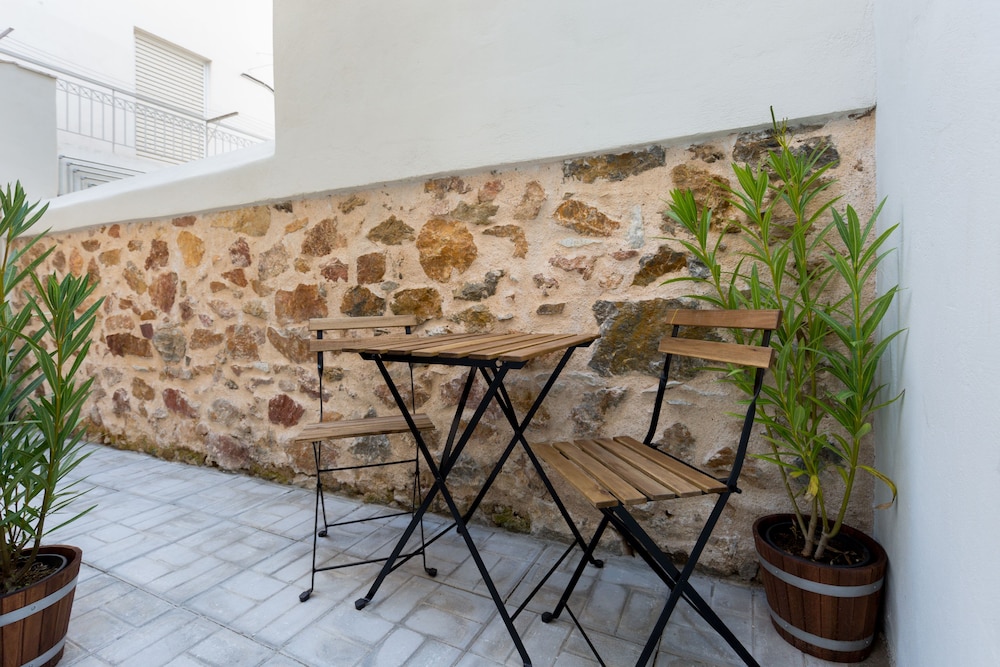 Dinostratus House – Boutique Studios near Acropolis and Metro — Hotel building in Athens, Attica