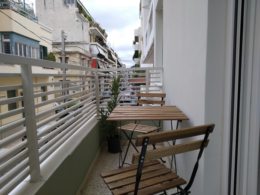 Dinostratus House – Boutique Studios near Acropolis and Metro — Hotel building in Athens, Attica