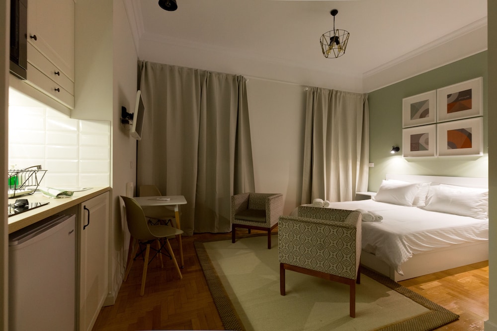 Dinostratus House – Boutique Studios near Acropolis and Metro — Hotel rooms in Athens, Attica