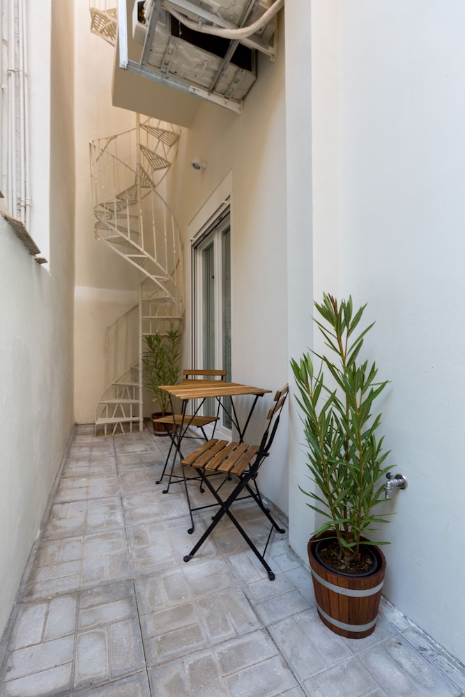 Dinostratus House – Boutique Studios near Acropolis and Metro — Hotel building in Athens, Attica
