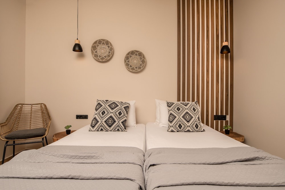 Aeolos Boutique Hotel & Suites — Hotel rooms in Kalamaki (Zakynthos), Ionian Islands