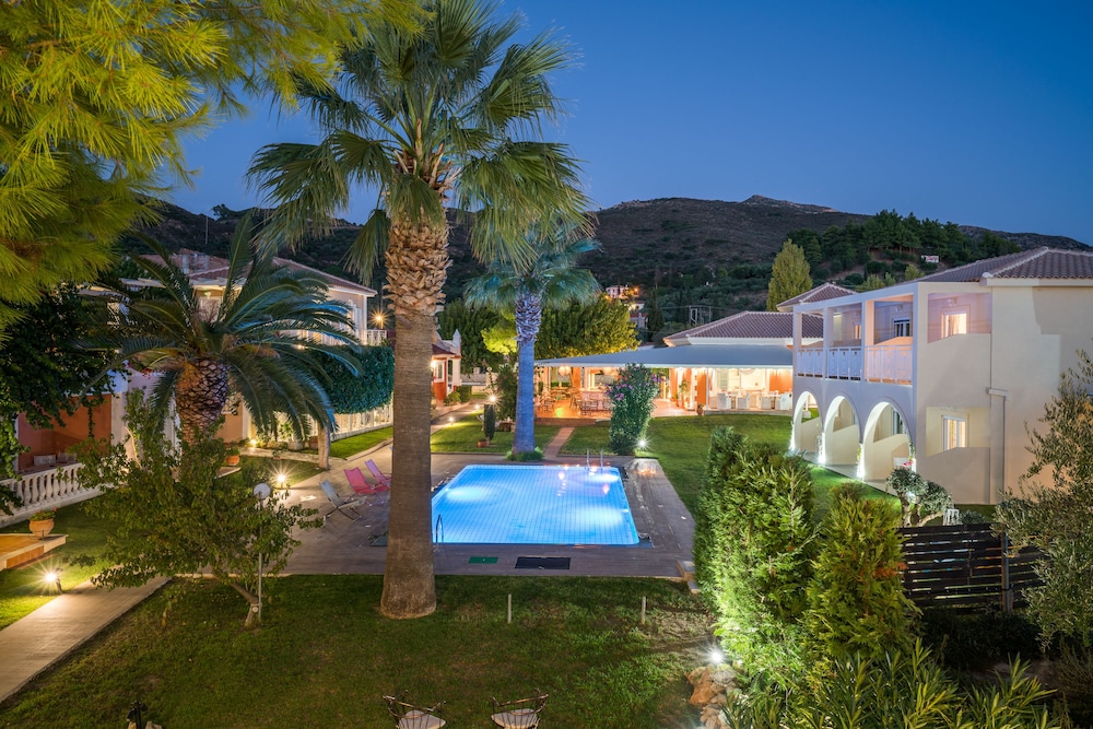 Aeolos Boutique Hotel & Suites — Swimming pool in Kalamaki (Zakynthos), Ionian Islands