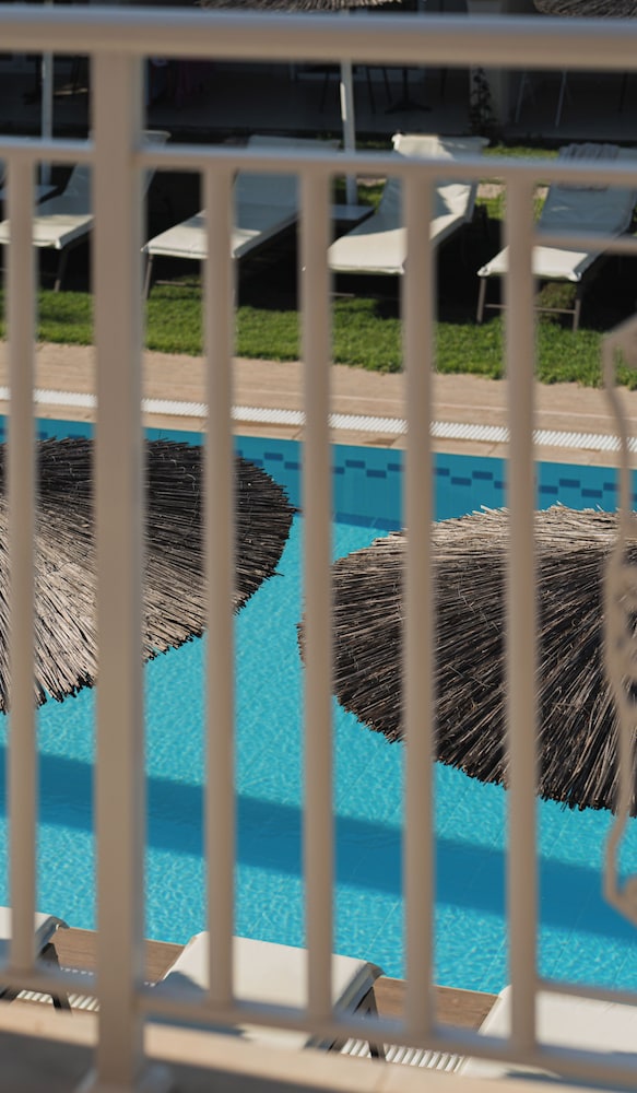 Aeolos Boutique Hotel & Suites — Swimming pool in Kalamaki (Zakynthos), Ionian Islands