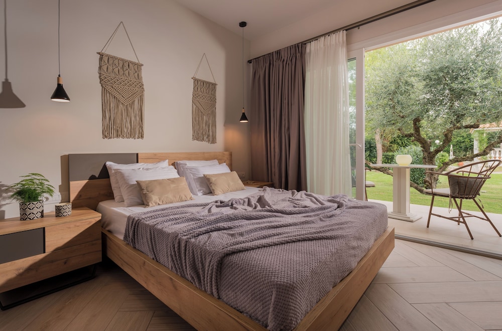 Aeolos Boutique Hotel & Suites — Hotel rooms in Kalamaki (Zakynthos), Ionian Islands