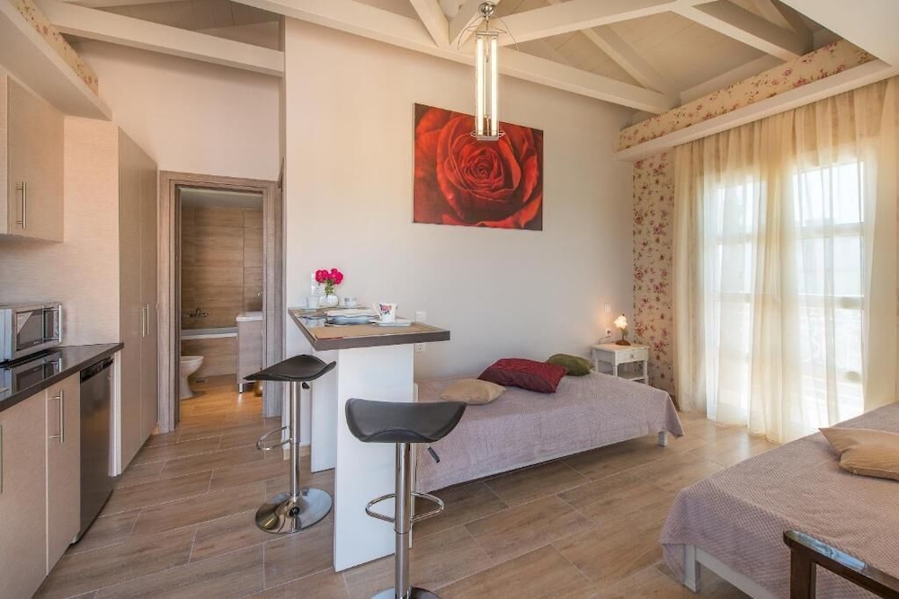 Aeolos Boutique Hotel & Suites — Hotel rooms in Kalamaki (Zakynthos), Ionian Islands