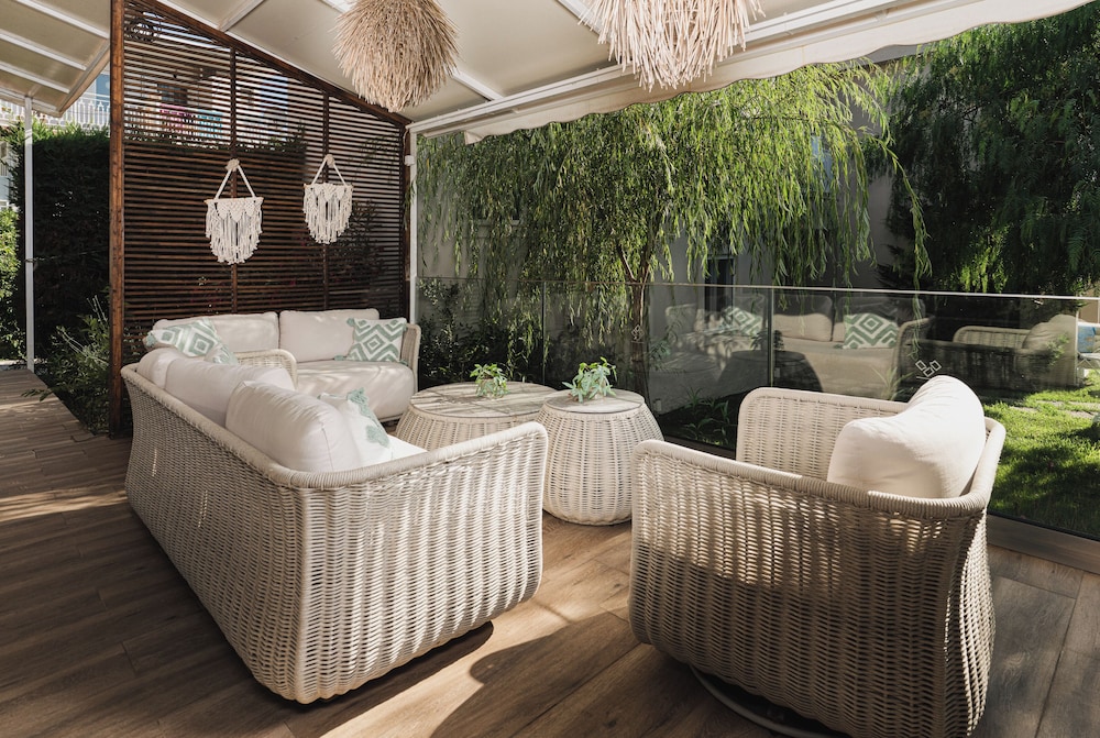 Aeolos Boutique Hotel & Suites — Hotel building in Kalamaki (Zakynthos), Ionian Islands