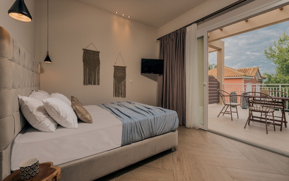 Aeolos Boutique Hotel & Suites — Hotel rooms in Kalamaki (Zakynthos), Ionian Islands
