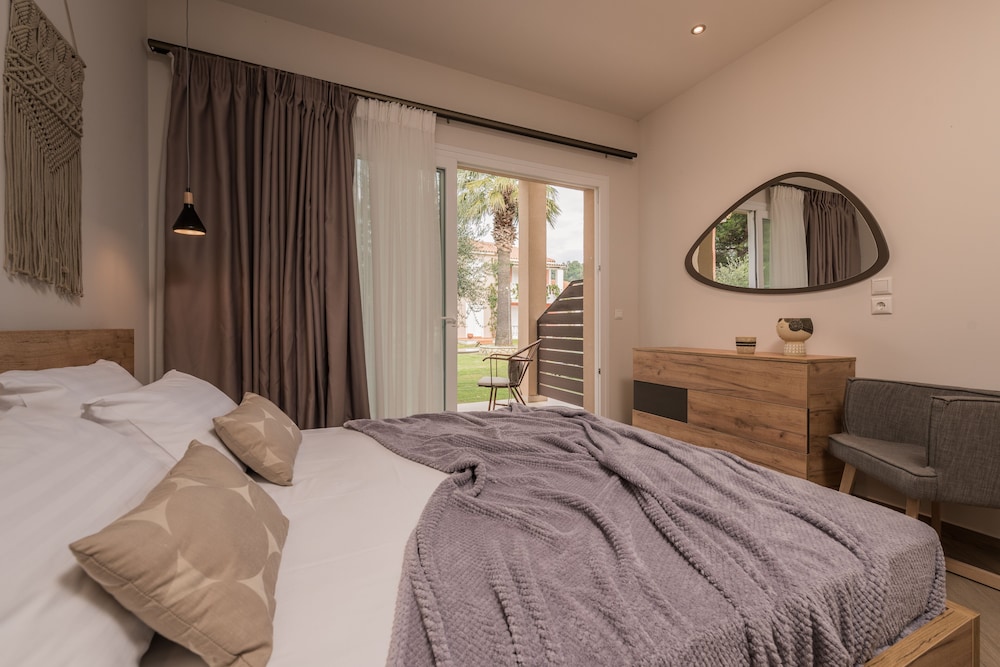 Aeolos Boutique Hotel & Suites — Hotel rooms in Kalamaki (Zakynthos), Ionian Islands